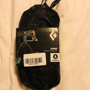 Brand NEW Black Diamond Zone climbing harness